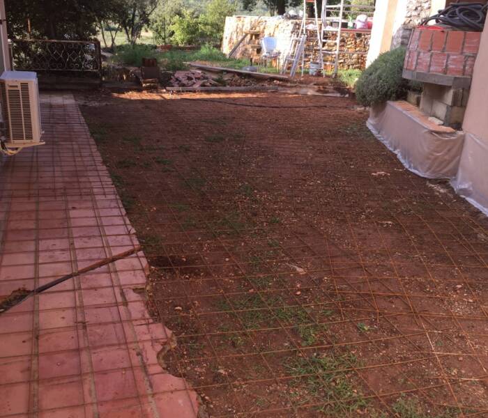 Accès réalisé par un spécialiste du béton imprimé à Nice, finition pavée.